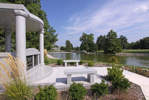 Lake View Funeral Home and Memorial Gardens-Fairview Heights必去景点