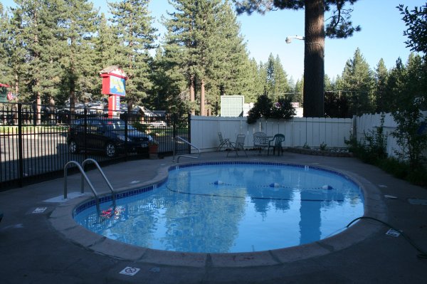 Matterhorn Motel-泳池