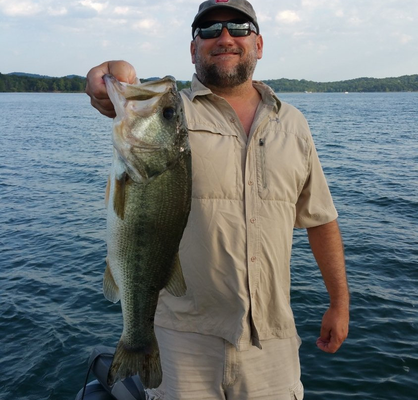 Mid Lakes Guide Service-Branson West必去景点