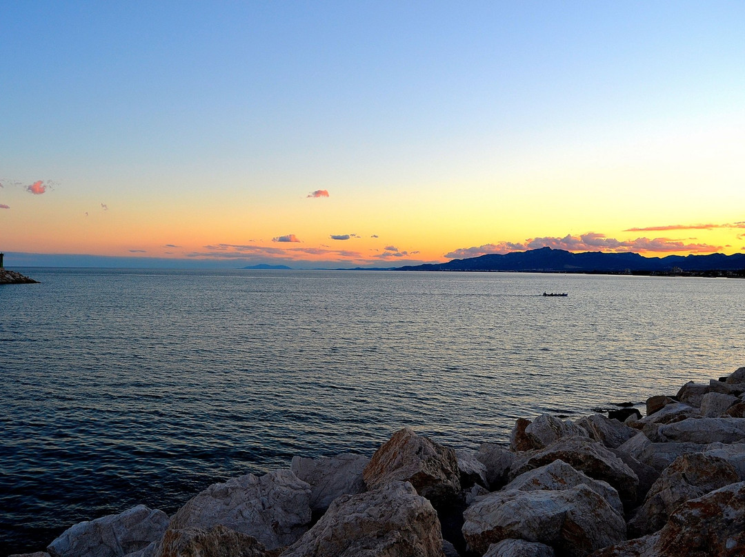 Playa de la Riera-坎布里尔斯必去景点