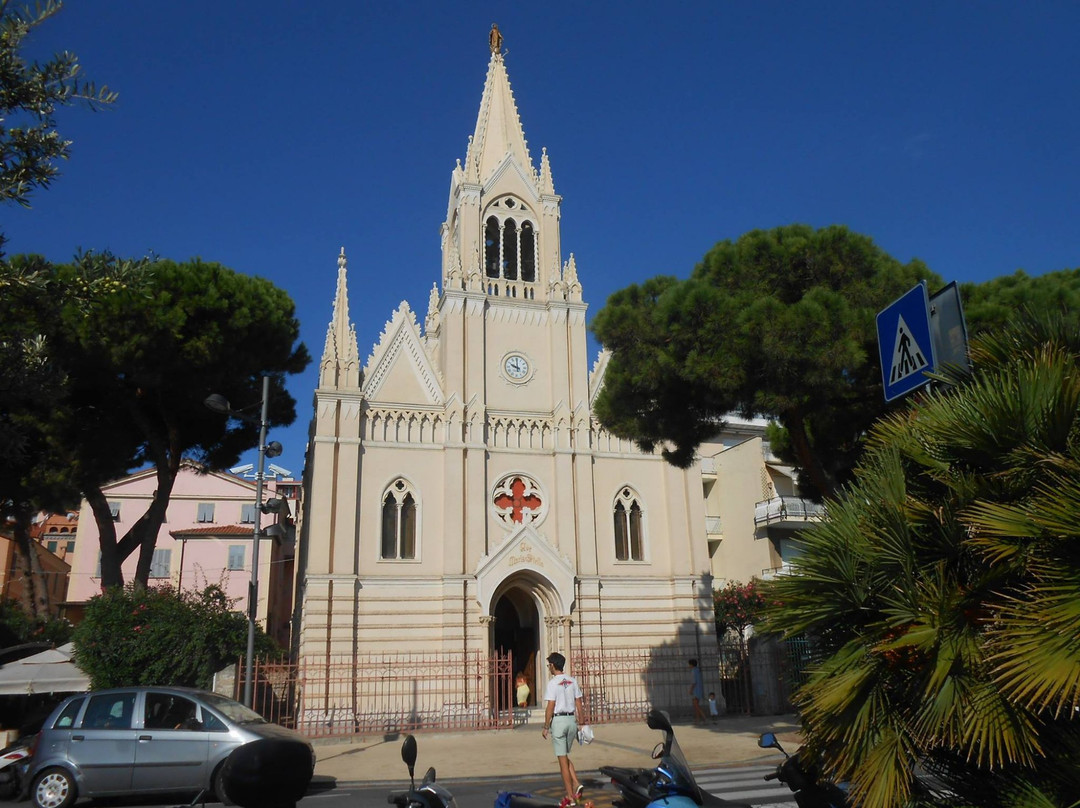 Chiesa Ave Maris Stella A Borgo Marina景点图片