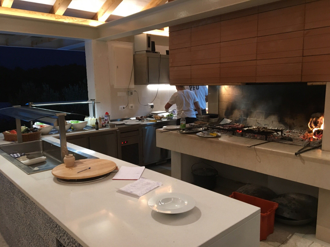 Mirca餐馆和美食-Grill Garden Restaurant