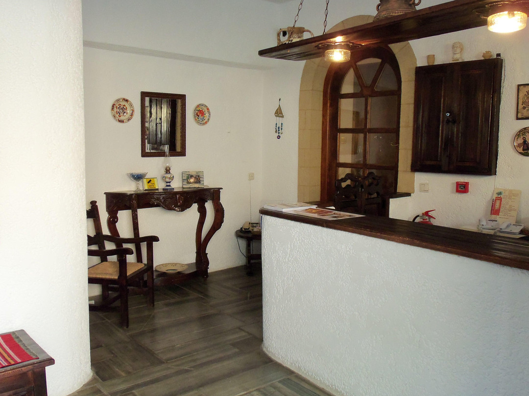 Alexandros Hotel主图