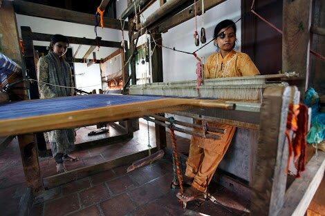 Sri Mahalakshmi Handloom Weaving Centre景点图片