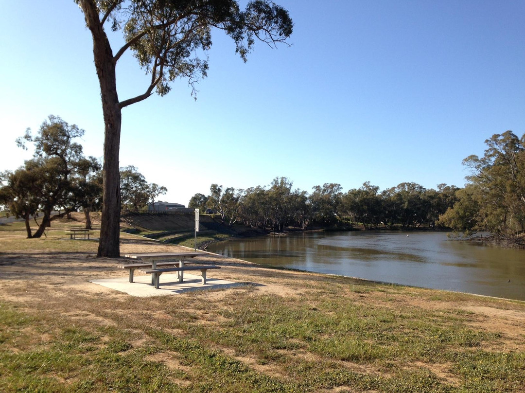 Five Mile Picnic Area-Moama必去景点