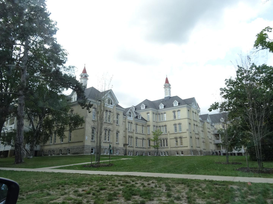 The Village at Grand Traverse Commons-特拉弗斯城必去景点