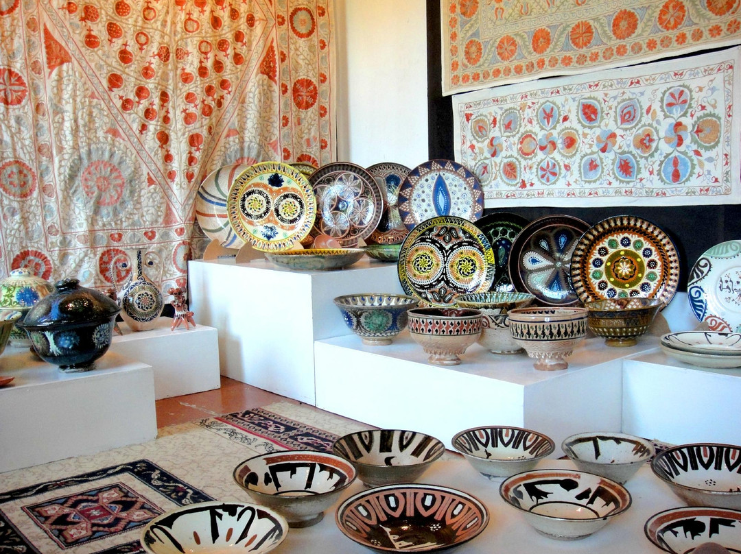 Gijduvan ceramics of The Narzullaevs-Gijduvan必去景点