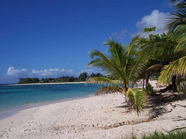 Plage des Raisins Clairs-Saint Francois必去景点