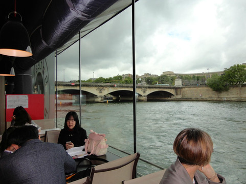 Bateaux Parisiens 游船-巴黎必去景点