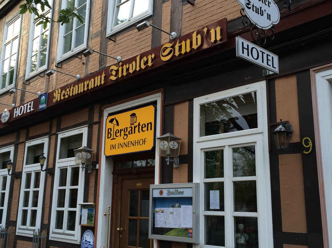 Wienhausen酒店住宿-Tiroler Stub'n