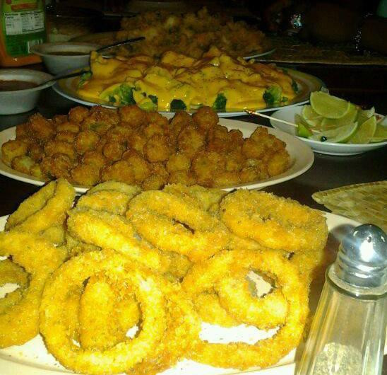 Cat Island餐馆和美食-The Hot Spot Restaurant and Karaoke Bar