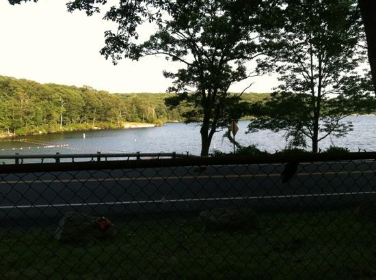 Lake Tiorati Beach - Harriman State Park景点图片
