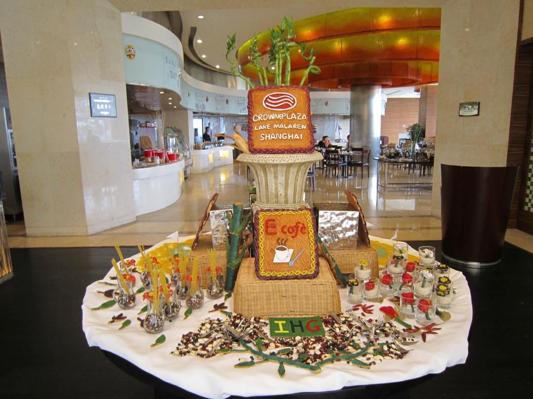 上海美兰湖皇冠假日酒店主图