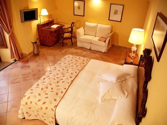 Petit Hotel Alaro主图