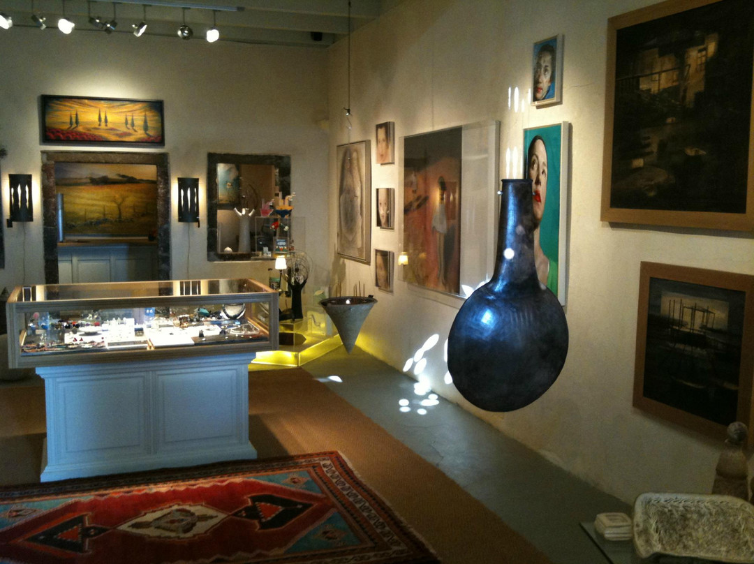 Tzamia - Krystalla Art Gallery Santorini景点图片