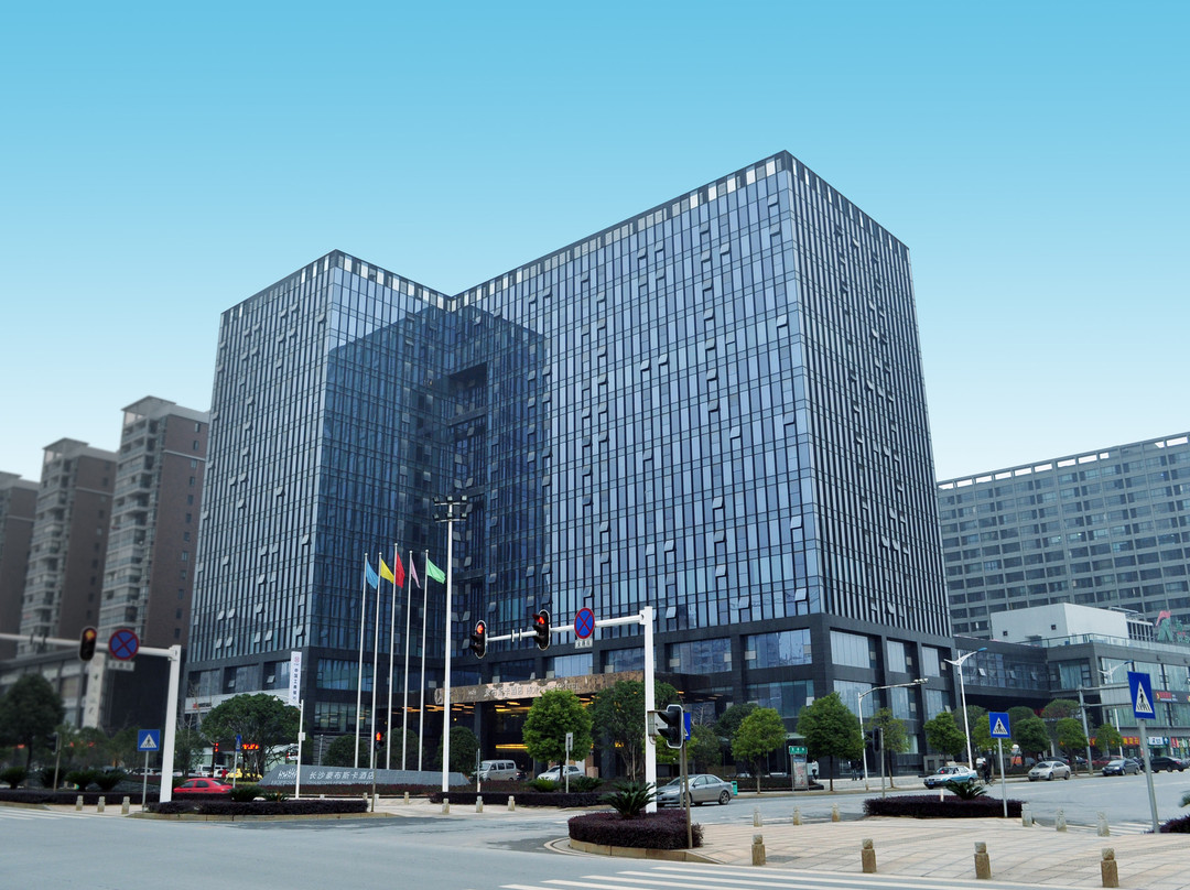 豪布斯卡酒店主图