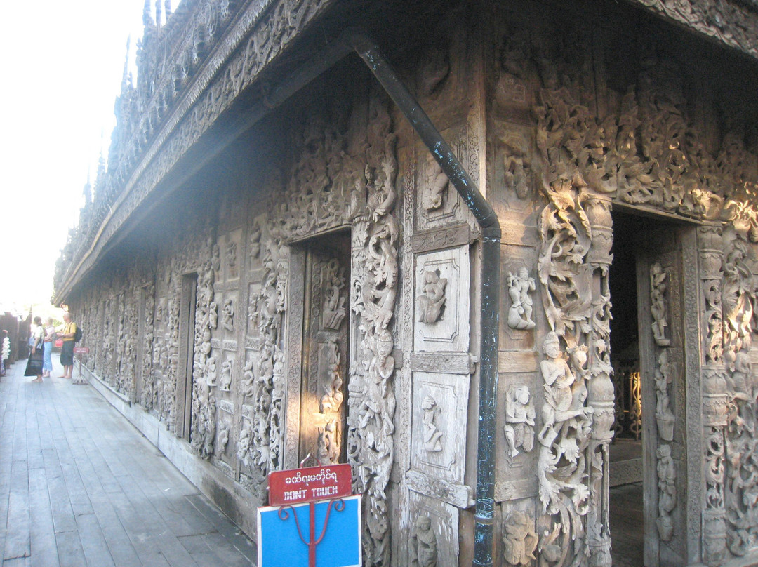 金色宫殿僧院  (Shwenandaw Kyaung)-曼德勒必去景点