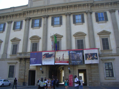 那不勒斯皇宫-米兰必去景点