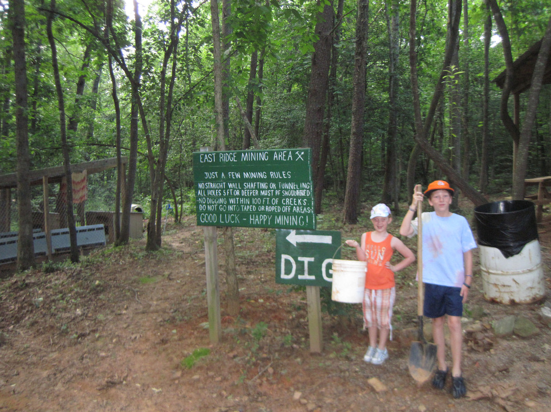 Emerald Hollow Mine-Hiddenite必去景点