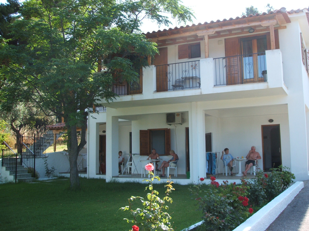 Magda Studios & Apartments