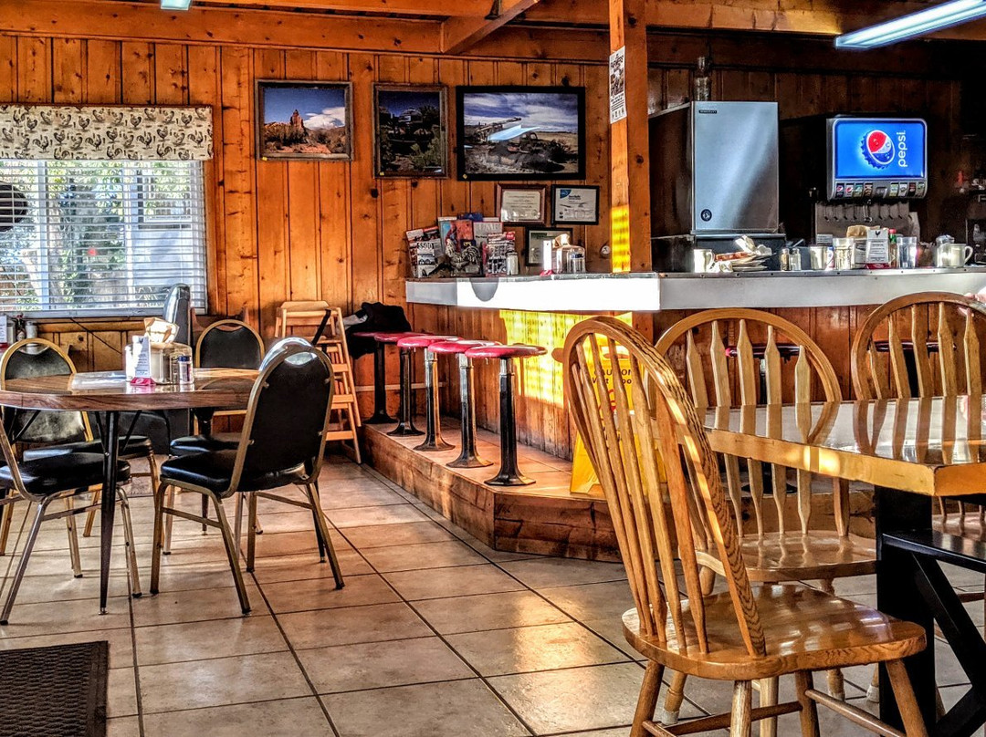 Lyman餐馆和美食-Marinia's Country Cafe