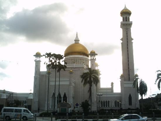 Omar Ali Saifuddien Mosque-斯里巴加湾必去景点