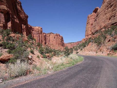 Burr Trail-圆顶礁国家公园必去景点