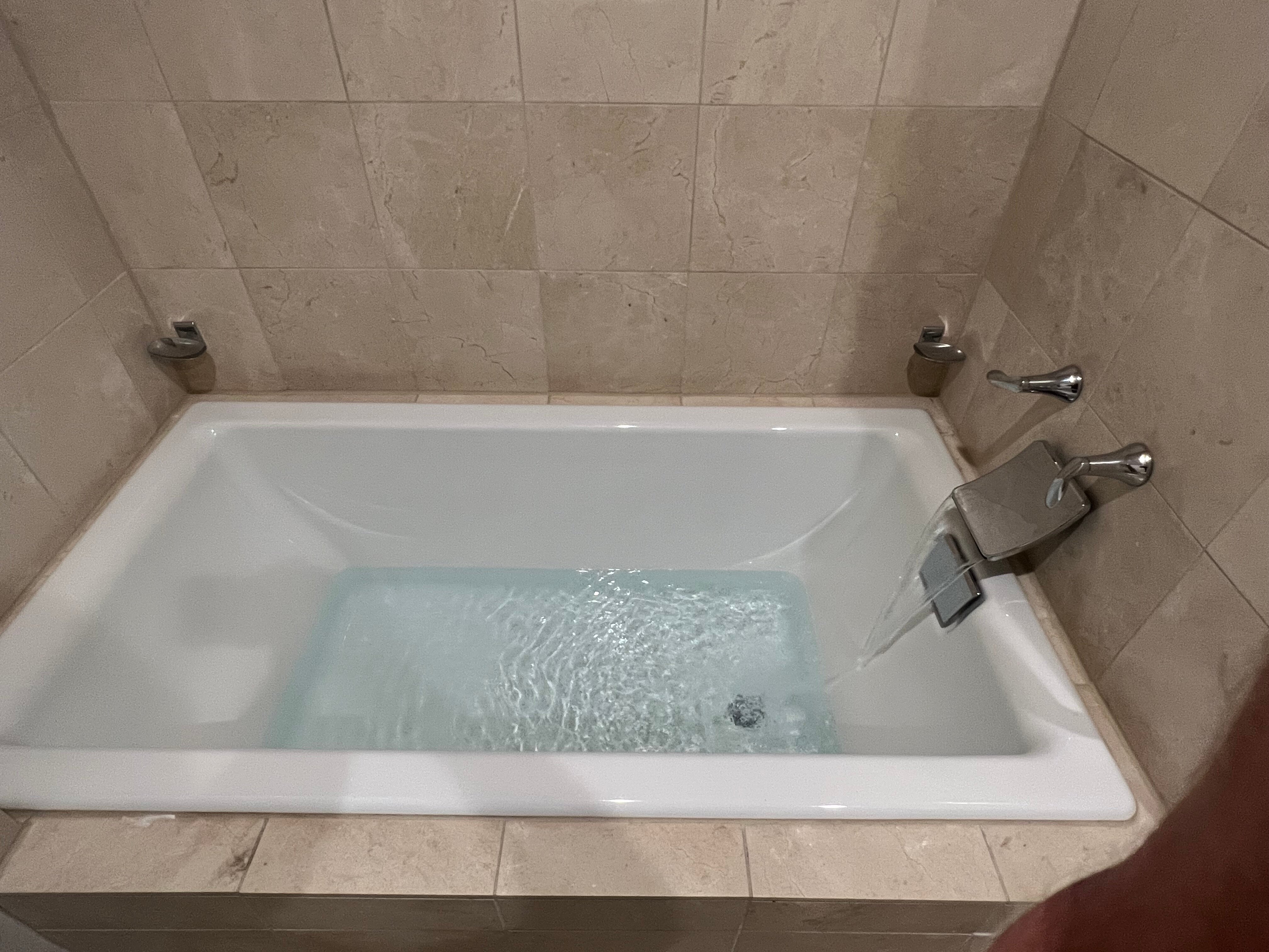 Hilton Columbus/Polaris-浴室