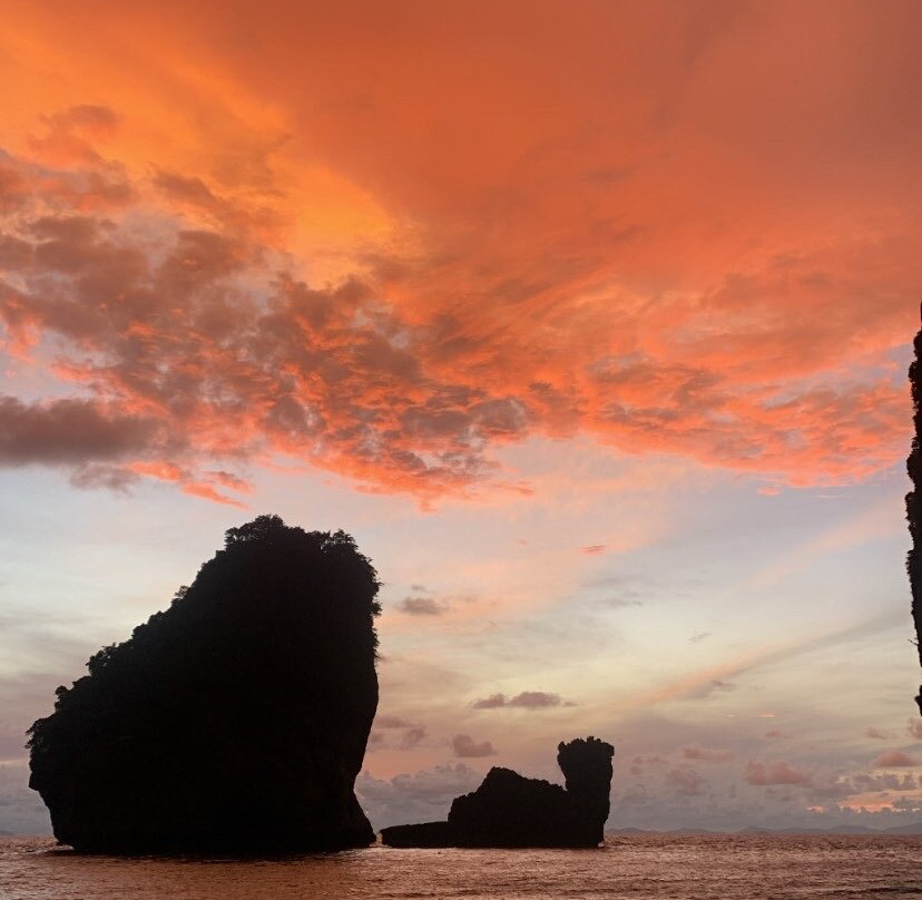 Jungle Trek Phi Phi Islands景点图片