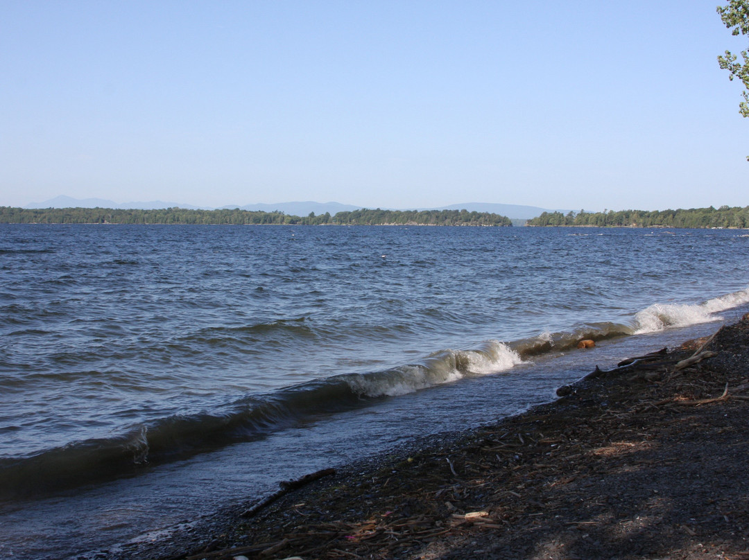White's Beach-South Hero必去景点