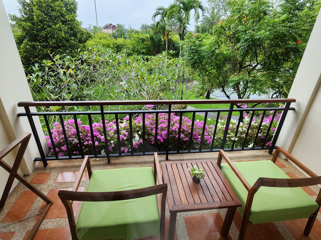 曼尼晨度假酒店主图