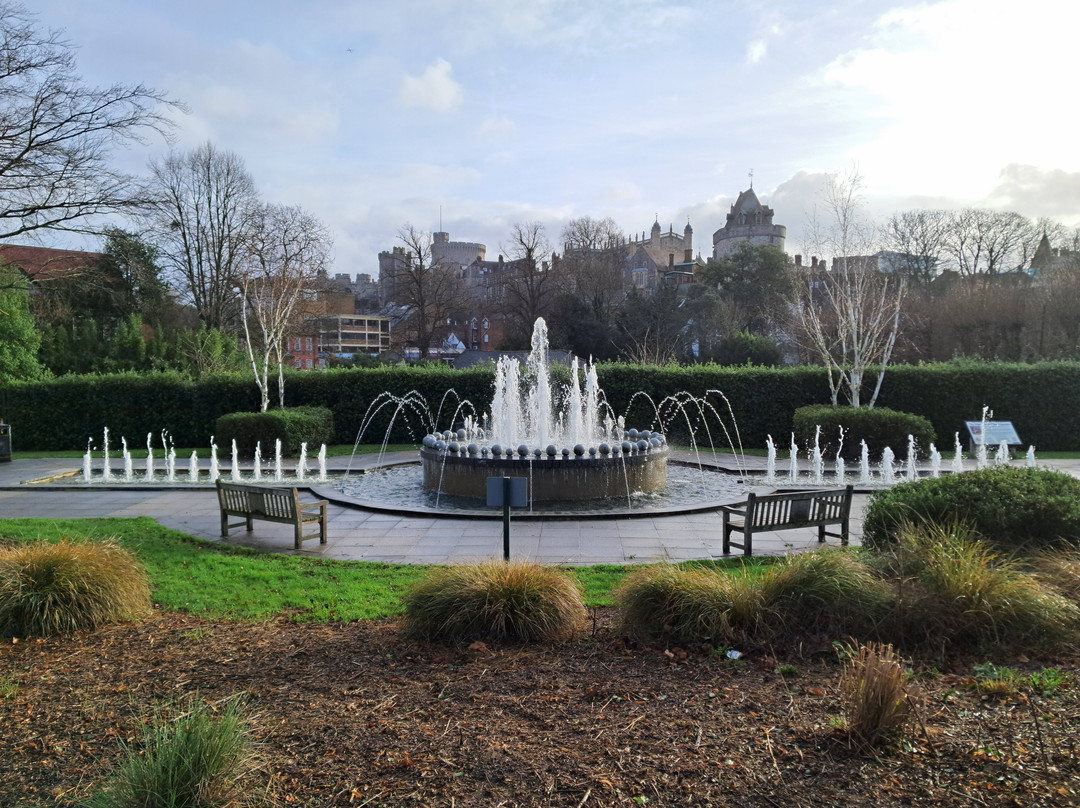 Diamond Jubilee Fountain-温莎必去景点