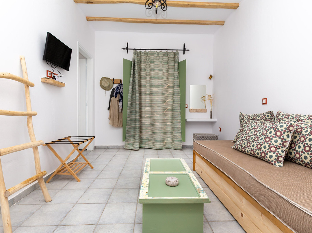 Ailouros Summer Hotel主图