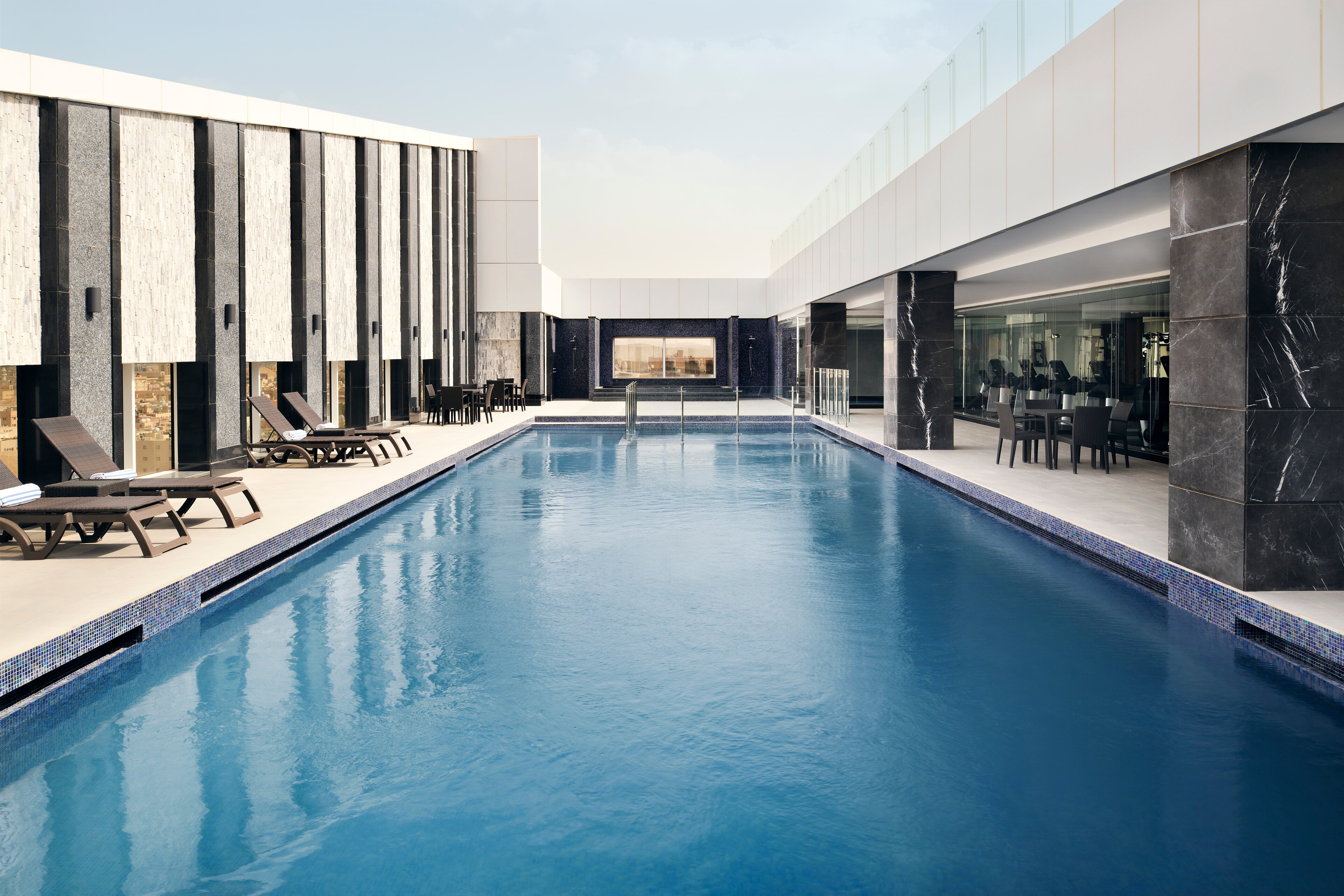 Radisson Blu Hotel & Convention Center, Riyadh Minhal-泳池
