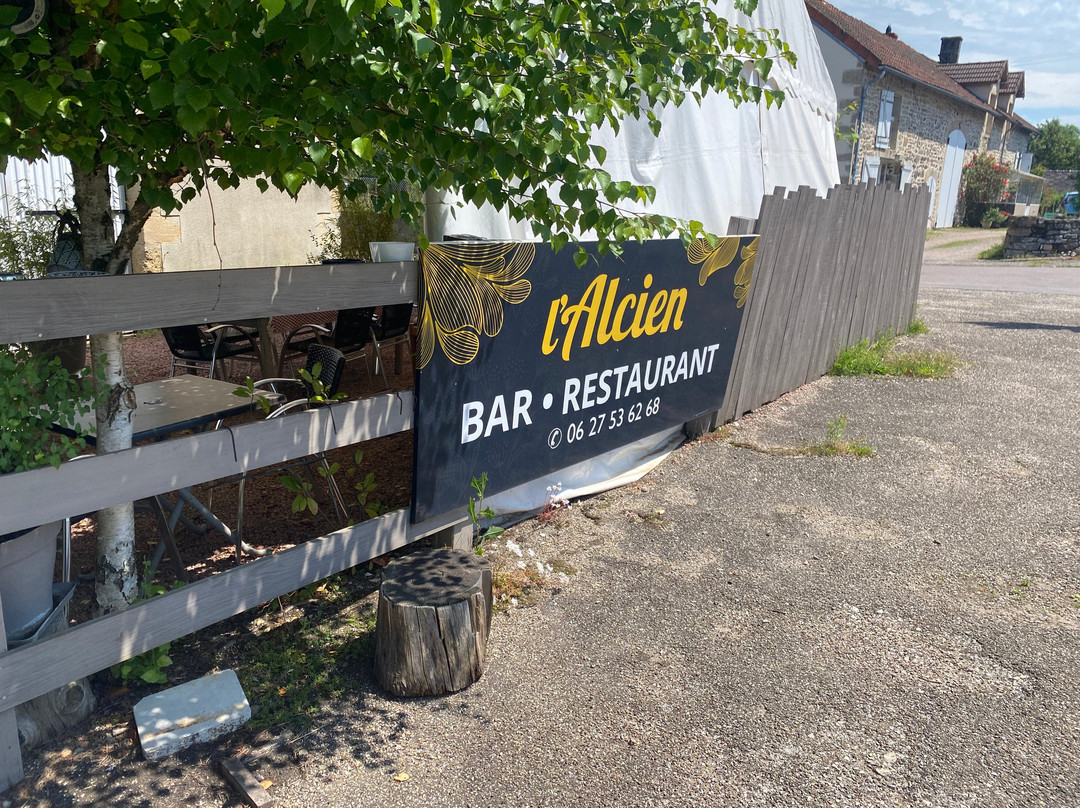 Auberge Le Grillon主图