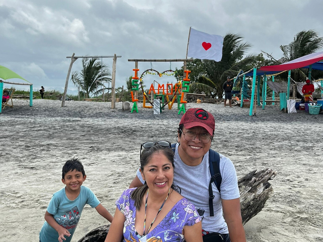 Drop Zone Travel, Agencia de Viajes-基多必去景点