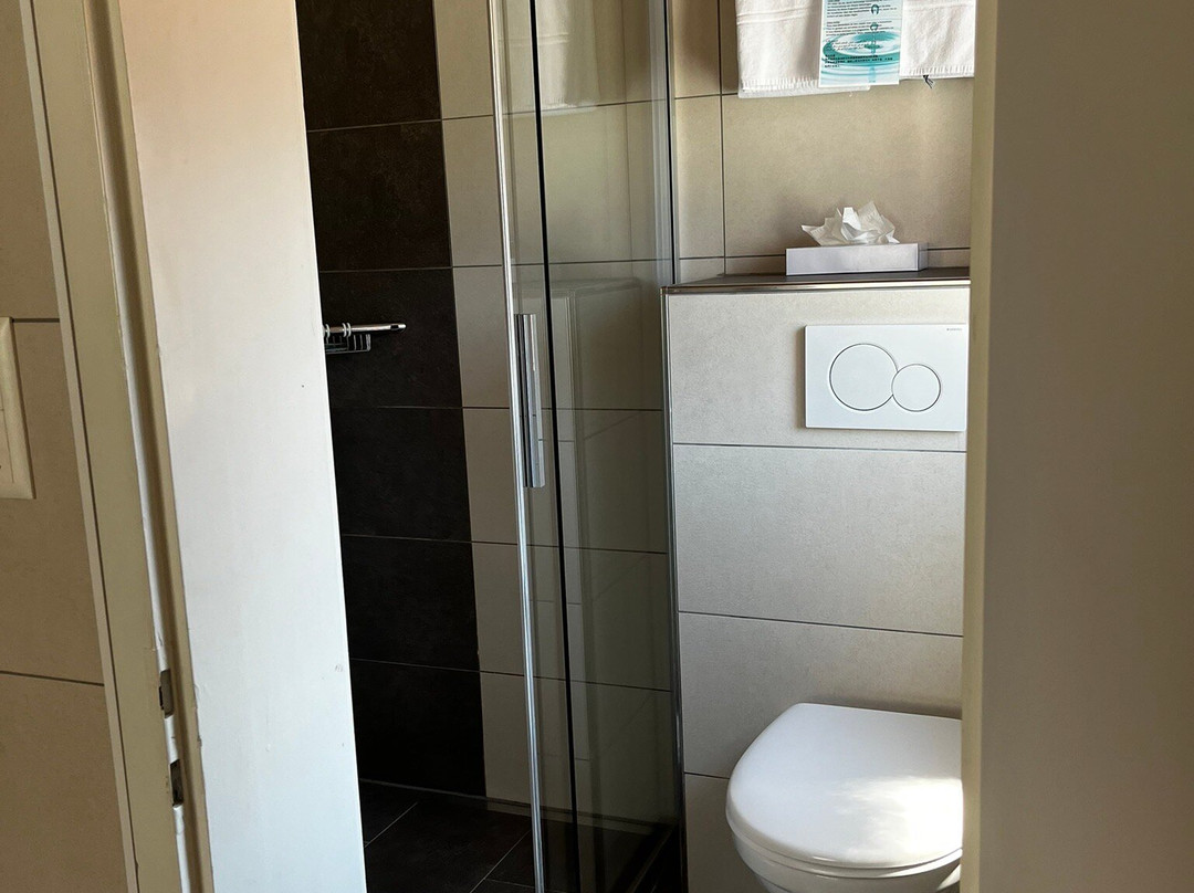 哈德曼尼邮局酒店主图