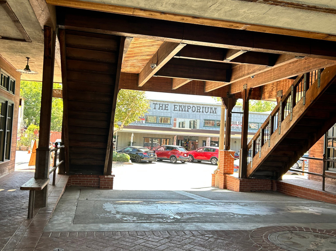 蒂梅丘拉旧城区-特曼库拉必去景点