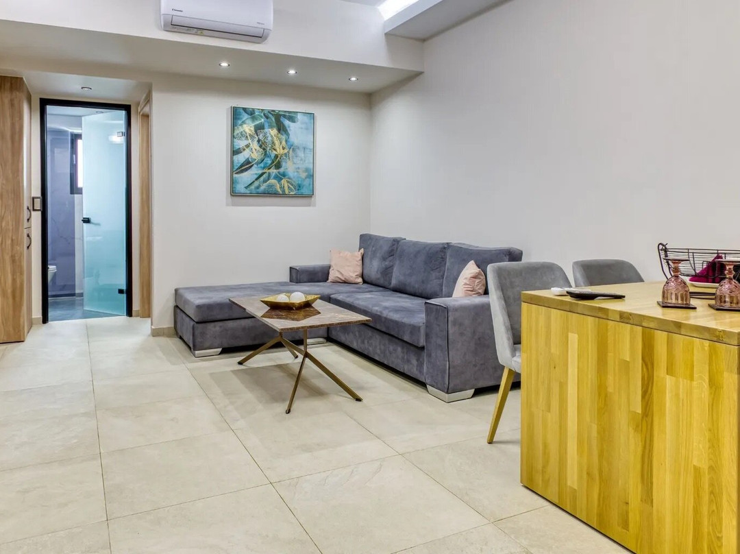 Sapphire Blue Suites主图