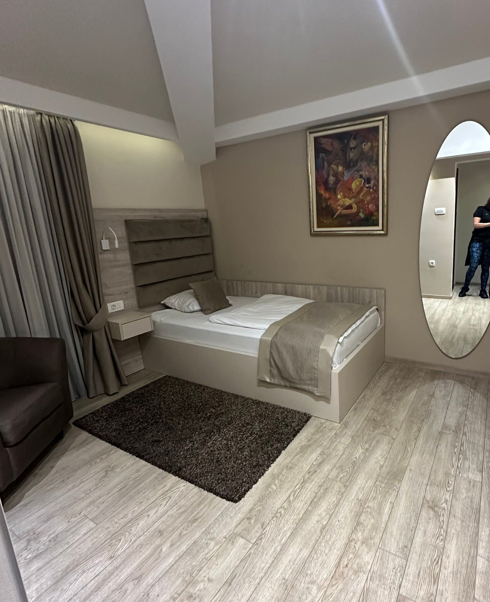 Holiday Hotel-官方