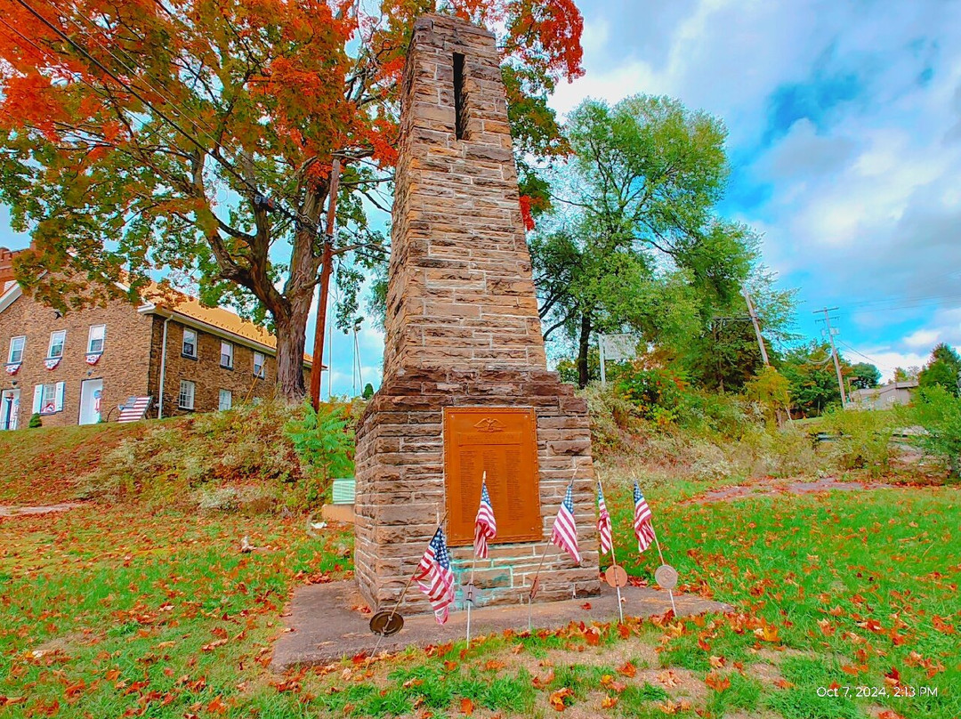 Fells United Methodist Church And Cemetery景点图片