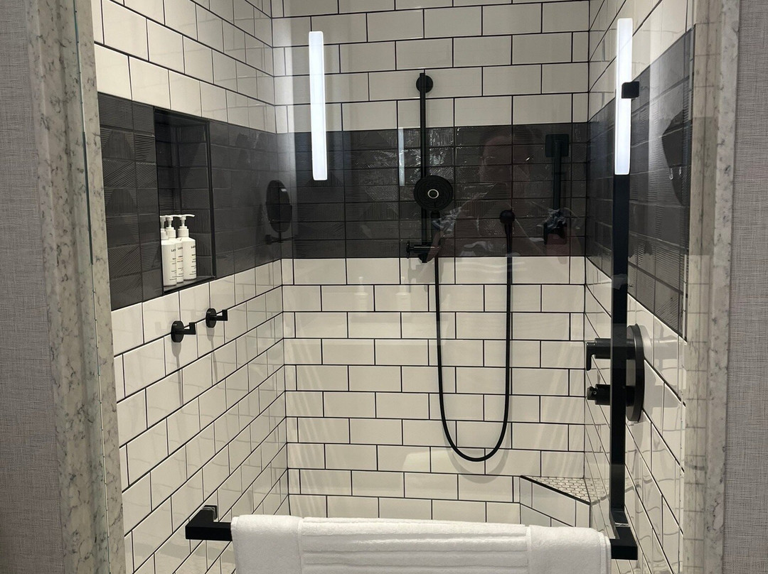 The Farnam, Autograph Collection主图