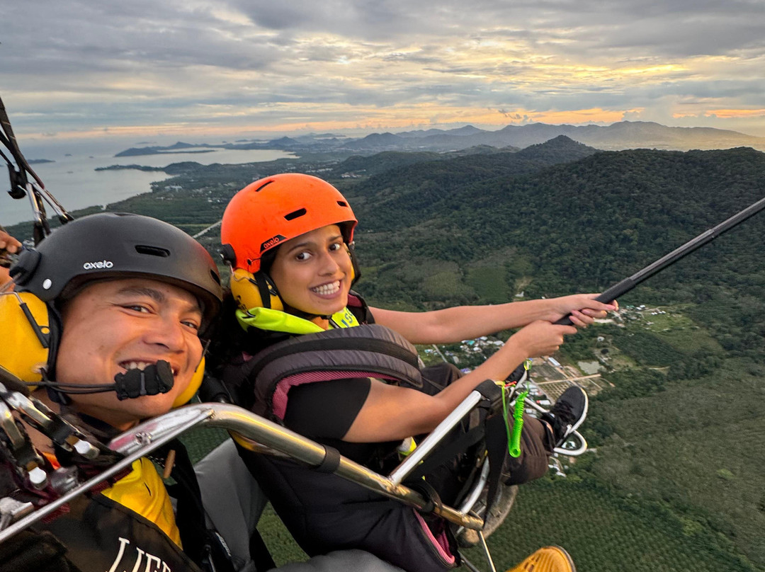 Phuket Paragliding-奈汉必去景点