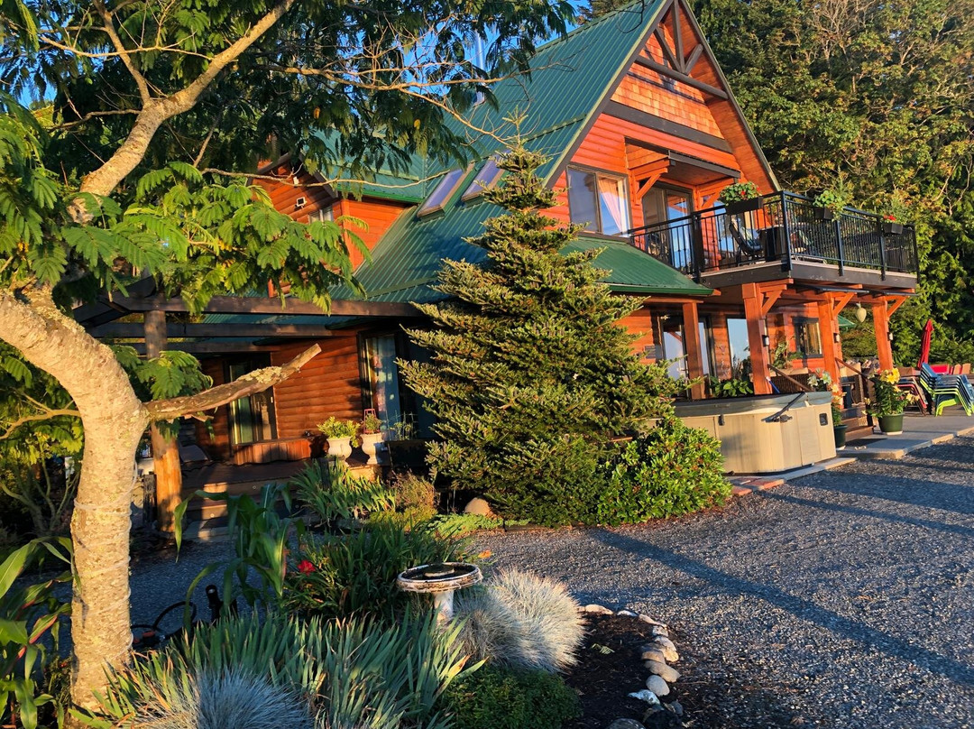 Qualicum Breeze Beach Resort主图