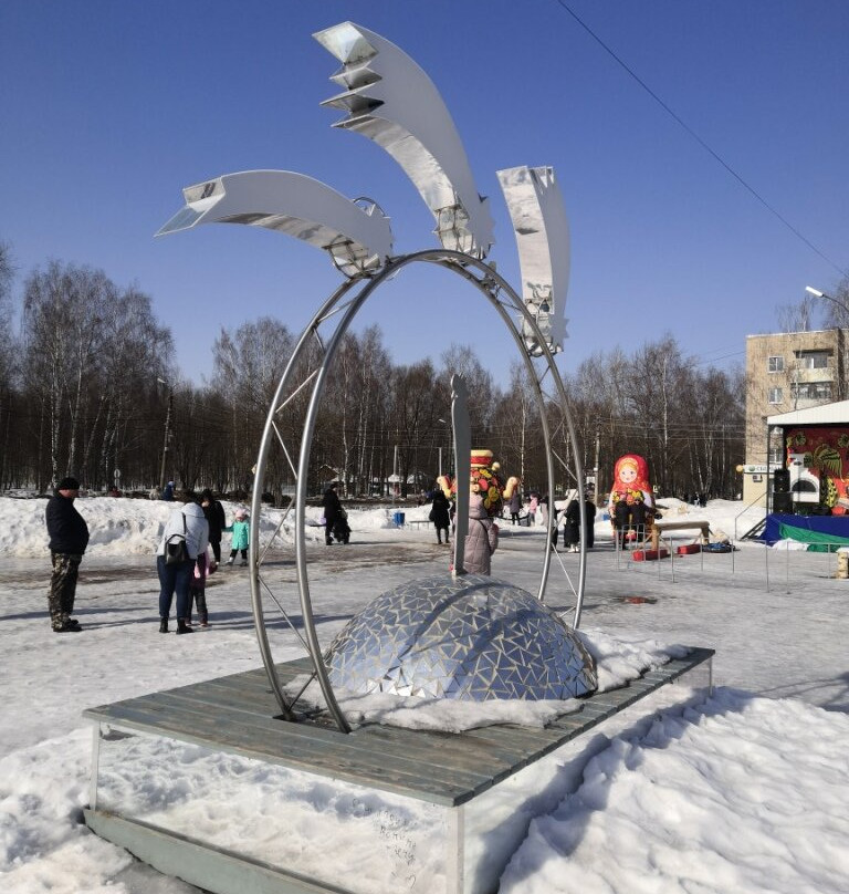 Astronomu Fyodoru Aleksandrovichu Bredikhinu Monument景点图片