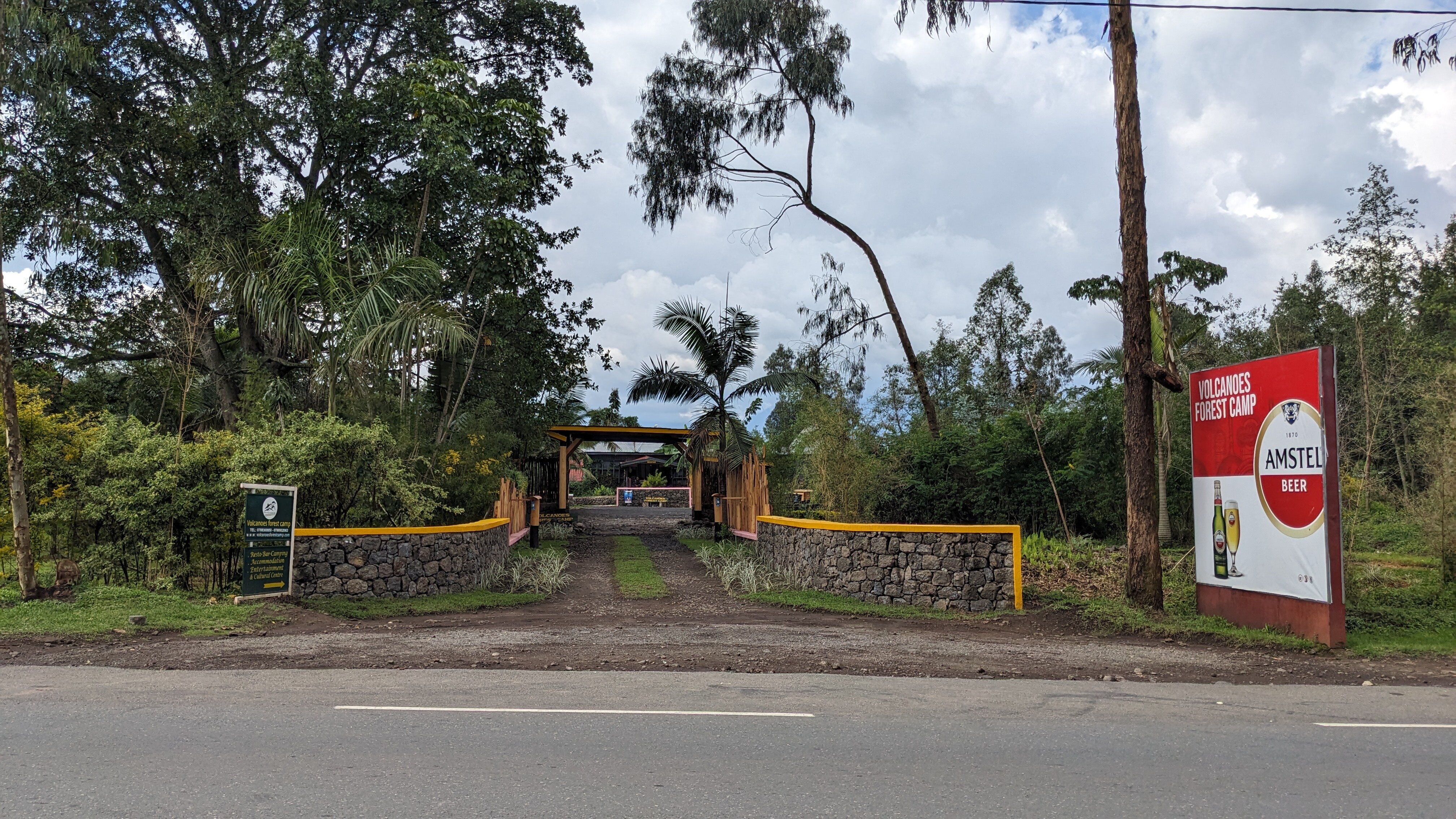 Volcanoes Forest Camp-浴室