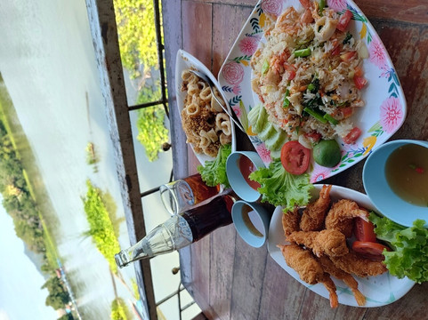 Phai Rim Khwae Restaurant主图