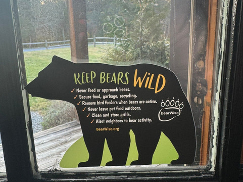 秋日岭小屋酒店主图