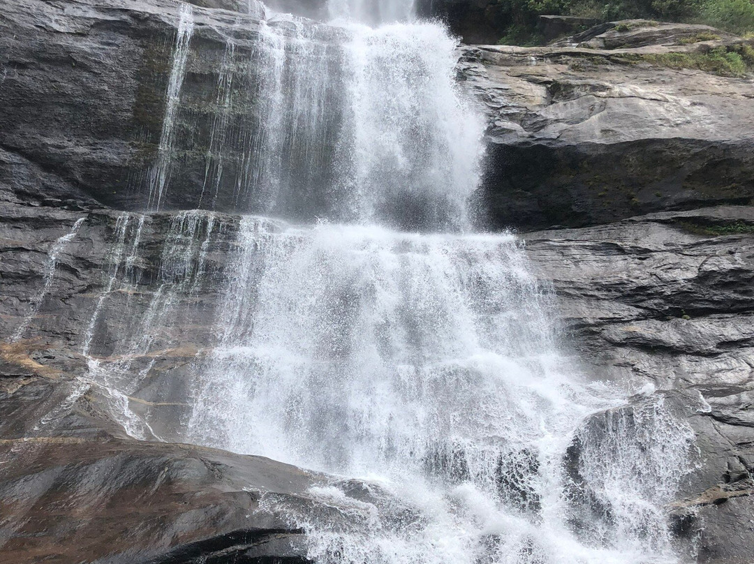 Kinole Waterfall-莫洛哥罗必去景点