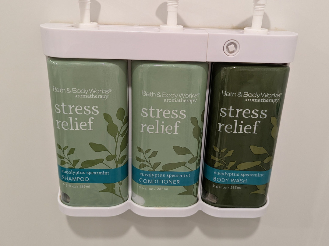 鸽子谷假日酒店主图